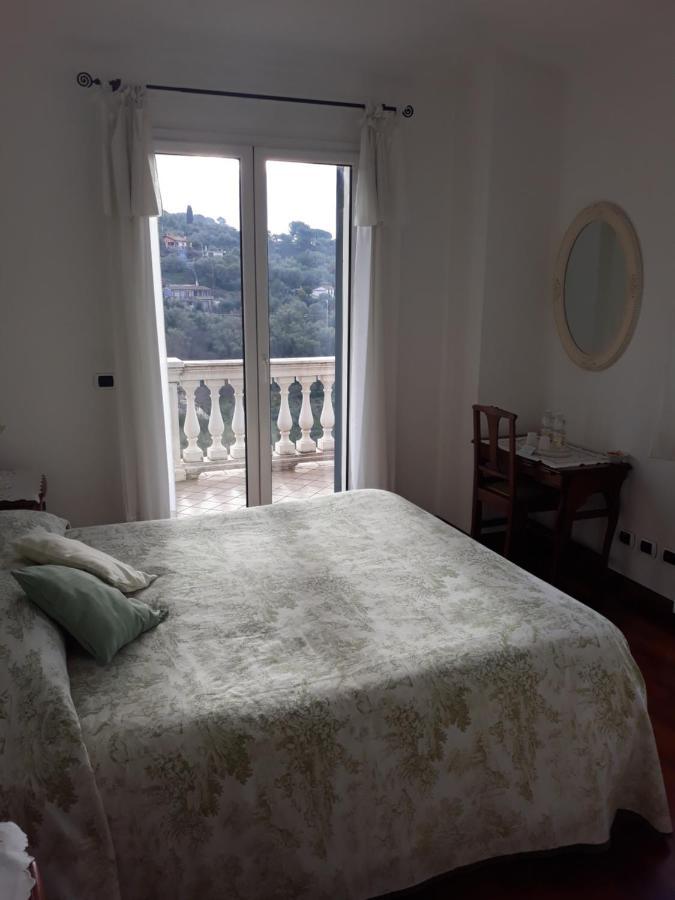 B&B Villa Isabella อิมเปรีอา ภายนอก รูปภาพ