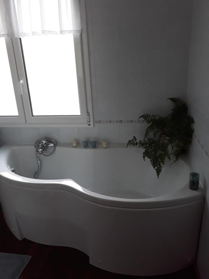 B&B Villa Isabella อิมเปรีอา ภายนอก รูปภาพ