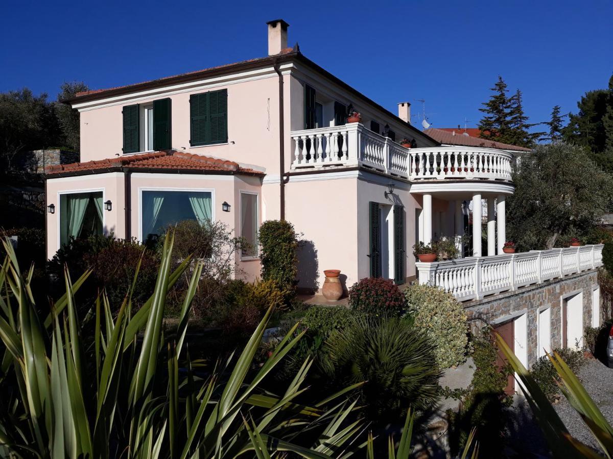B&B Villa Isabella อิมเปรีอา ภายนอก รูปภาพ