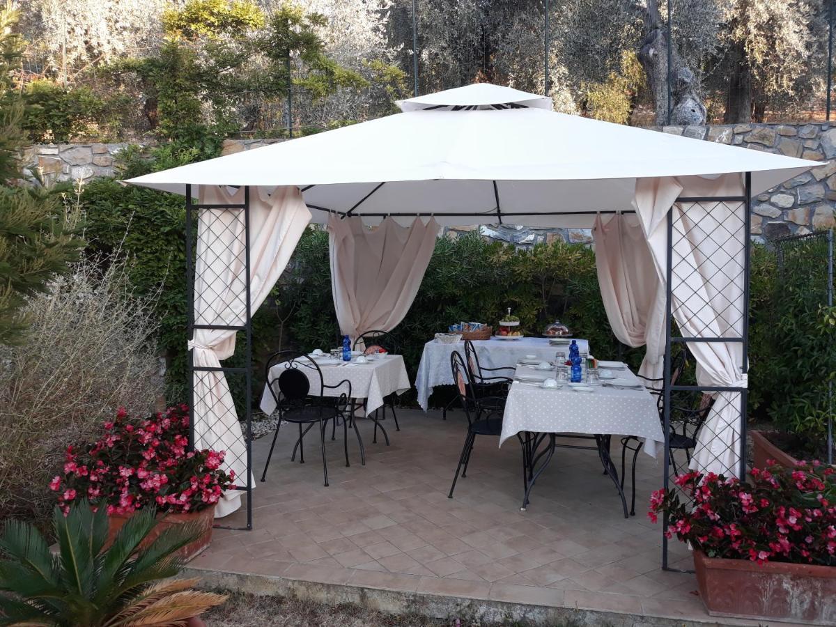 B&B Villa Isabella อิมเปรีอา ภายนอก รูปภาพ